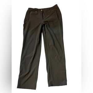 Chico’s Zenergy Black Ankle Zip Pants – Size 0 Short . Chico size 4-6